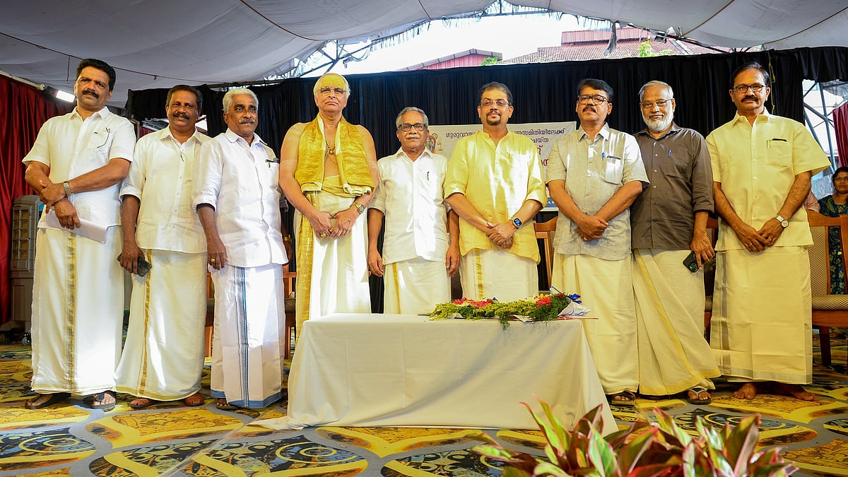 ഗുരുവായൂര്‍ ദേവസ്വം ഭരണസമിതിയിലേക്ക് പുതിയ അംഗങ്ങള്‍; സത്യപ്രതിജ്ഞ ചെയ്ത് ചുമതലയേറ്റു